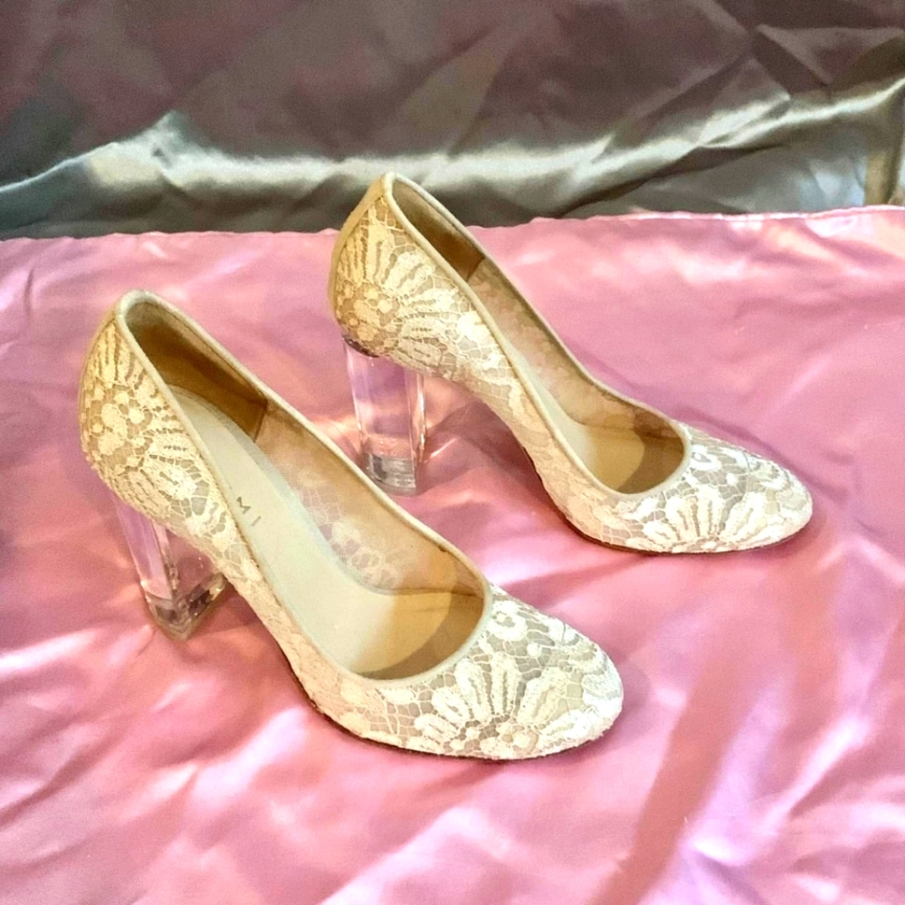 M Gemi Block Heels lace style size 6.5